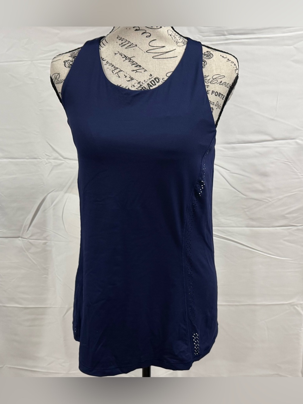 Lululemon Navy Blue Racerback Built-In Bra Tank Top Laser Cut Vent Size 8